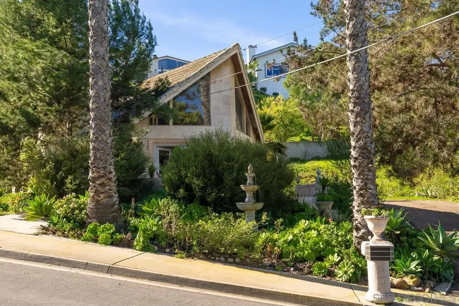 5628 Desert View Drive, La Jolla, CA 92037 - Image #2