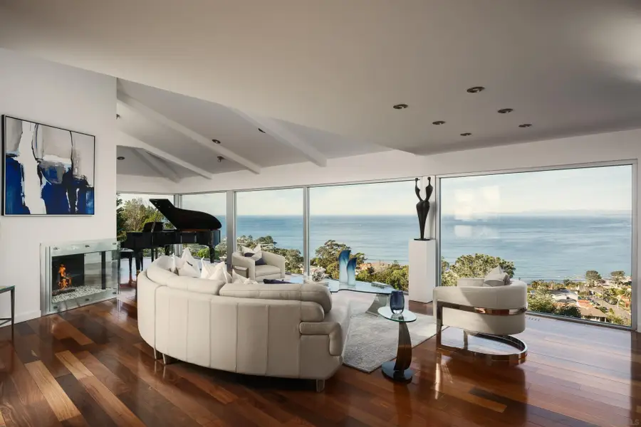 1642 Valdes Dr., La Jolla, CA 92037 - Image #3