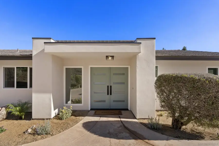 7875 Bellakaren Pl, La Jolla, CA 92037 - Image #3