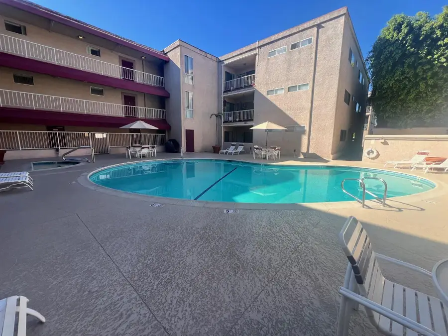4487 Colbath Ave #207, Sherman Oaks, CA 91423 - #3