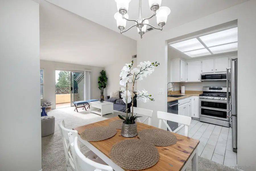 2035 Lakeridge Cir #203, Chula Vista, CA 91913 - Image #3