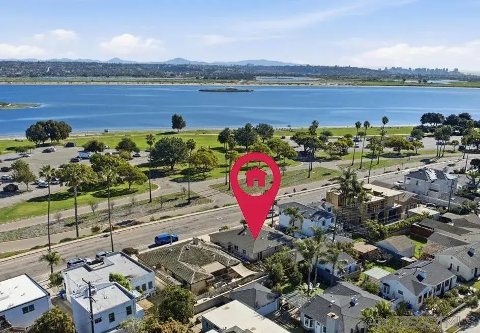 3634 Crown Point Dr, San Diego, CA 92109 - #1