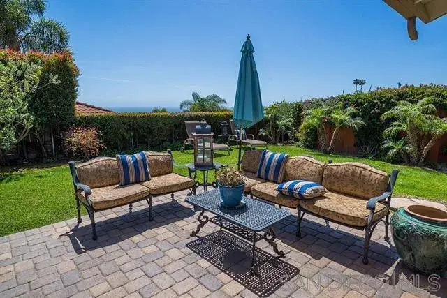 5512 Candlelight Drive, La Jolla, CA 92037 - Image #3