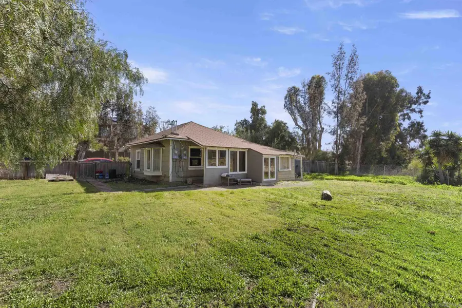 803 & 803 1/2 Taylor Street, Vista, CA 92084 - #2