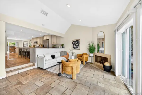 6992 Camino Degrazia, San Diego, CA 92111