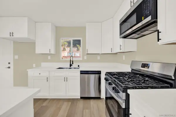 2151 54th, San Diego, CA 92105