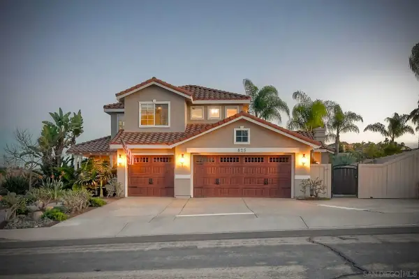 825 Bel Esprit Circle, San Marcos, CA 92069