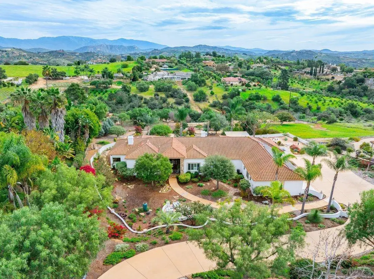 2860 Via Rancheros Way, Fallbrook, CA 92028 - #1