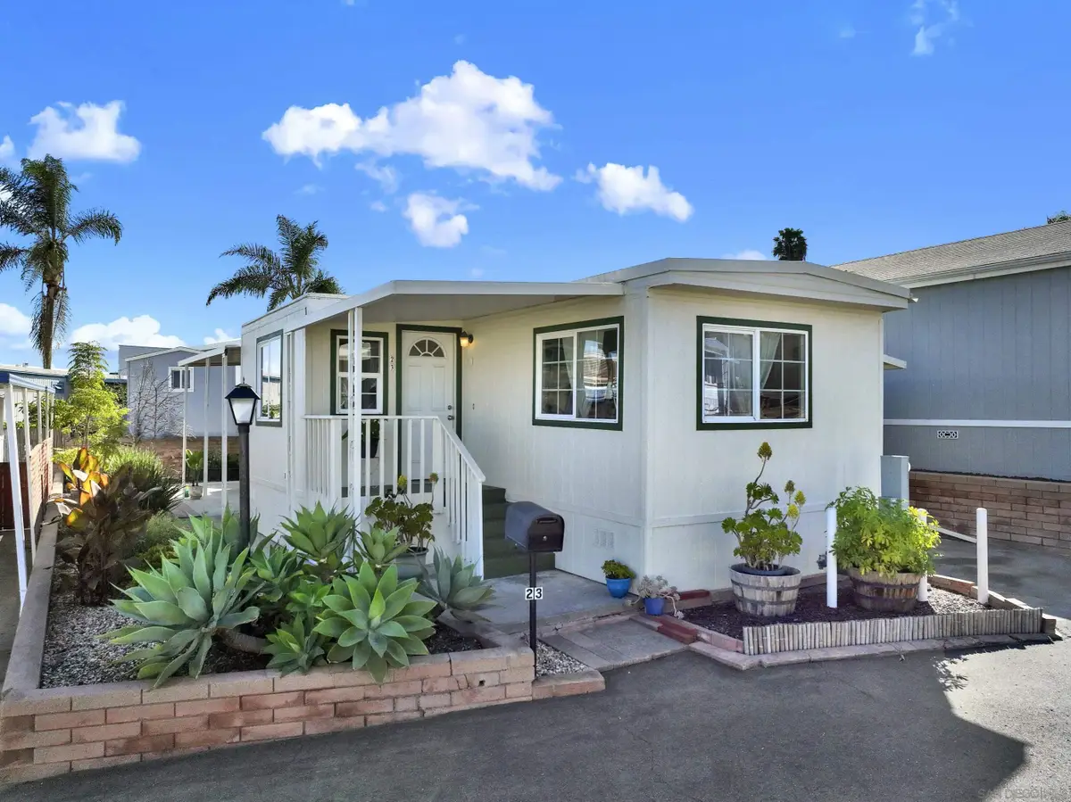 245 W Bobier Dr #23, Vista, CA 92083 - #1