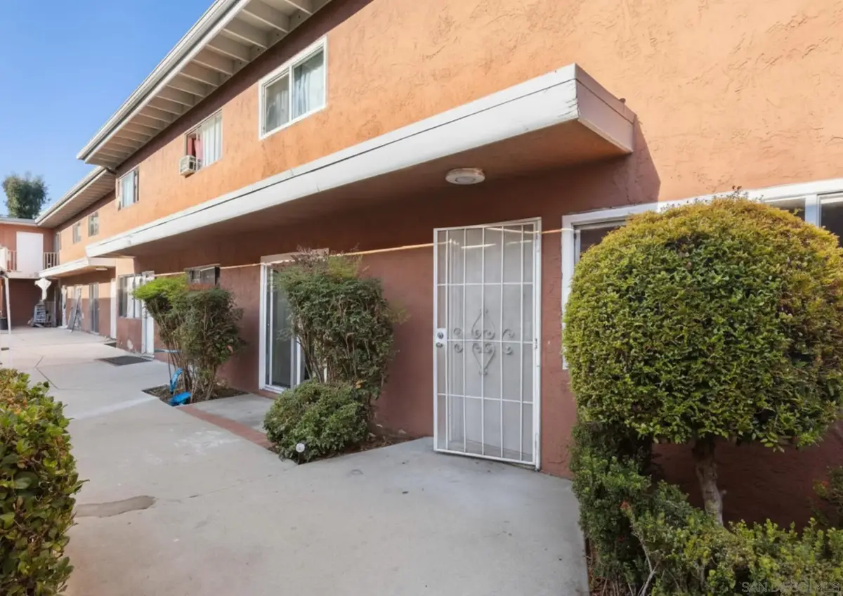 1060 E Washington Ave #5, Escondido, CA 92025 - #1