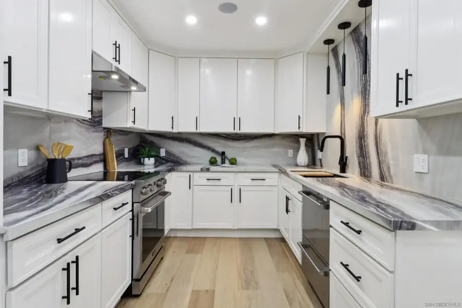 700 Front St #1402, San Diego, CA 92101 - #3