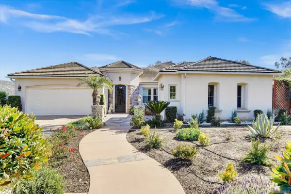 25440 Rue Lausanne, Escondido, CA 92026