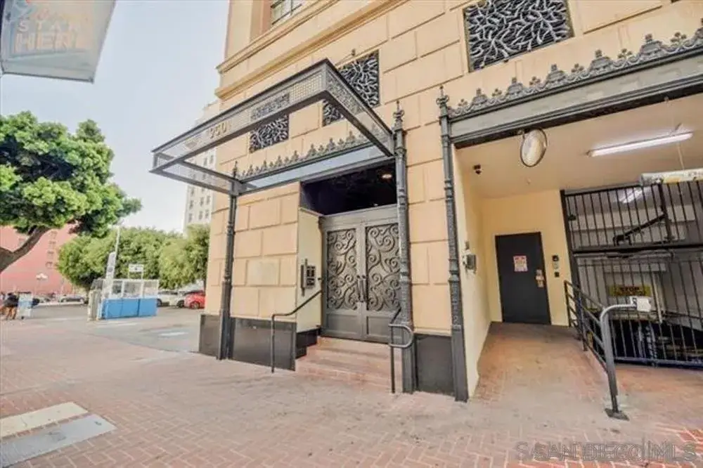 950 6th Ave #211, San Diego, CA 92101 - #1