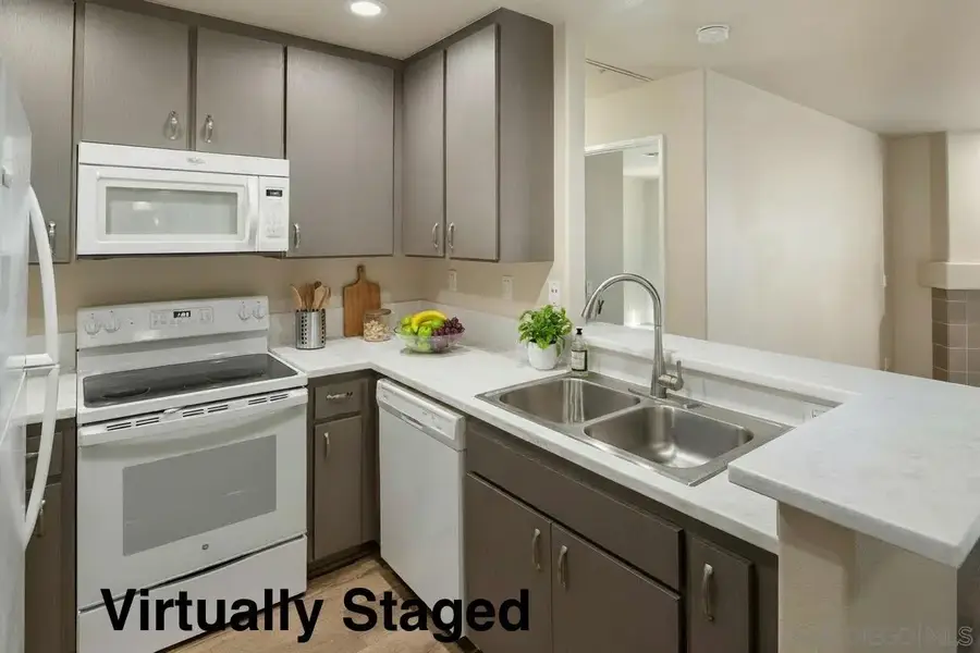 580 Camino De La Reina #321, San Diego, CA 92108 - #3