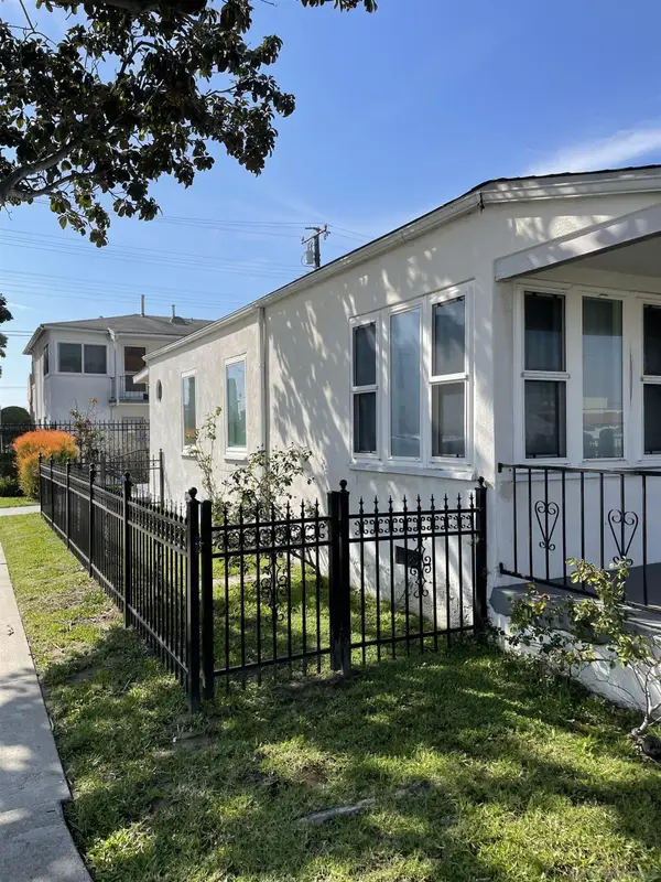 2700 W 85th St, Inglewood, CA 90305