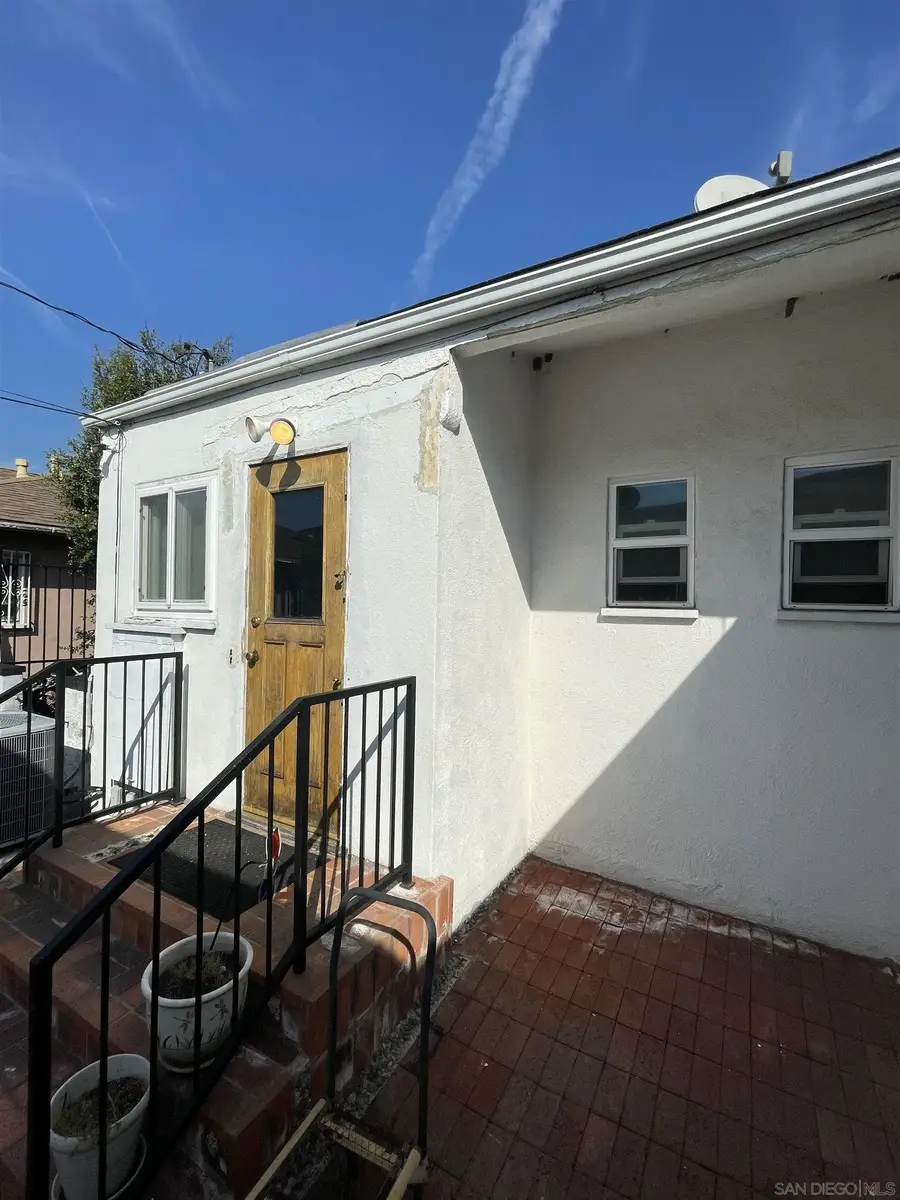 2700 W 85th St, Inglewood, CA 90305 - #3