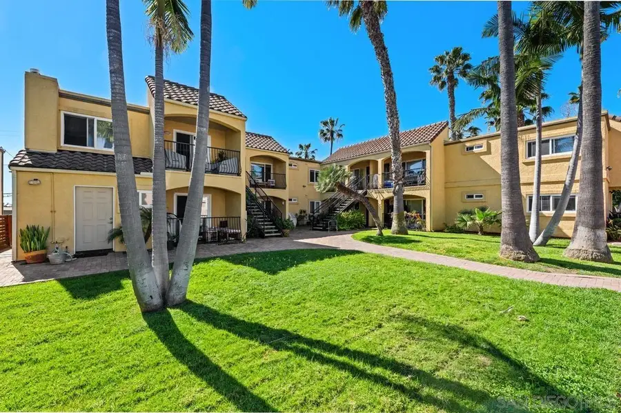 1915 Emerald St #F, San Diego, CA 92109 - #2