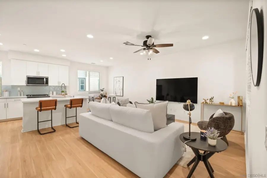 1118 Via Lucero, Oceanside, CA 92056 - #3