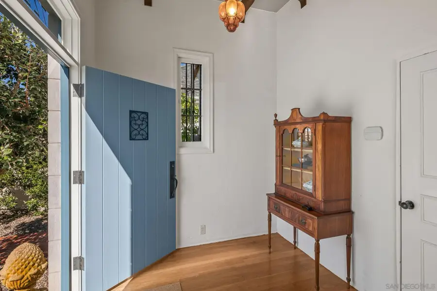 7227 Olivetas Ave, La Jolla, CA 92037 - #3