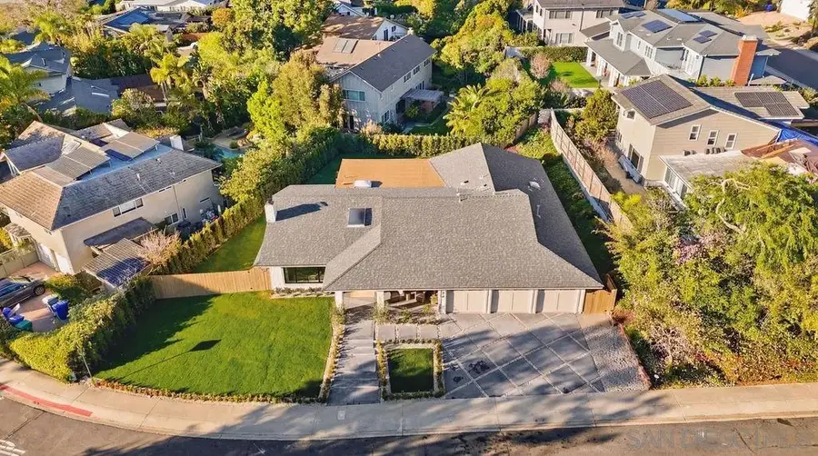 8390 Cliffridge Ln, La Jolla, CA 92037 - #2