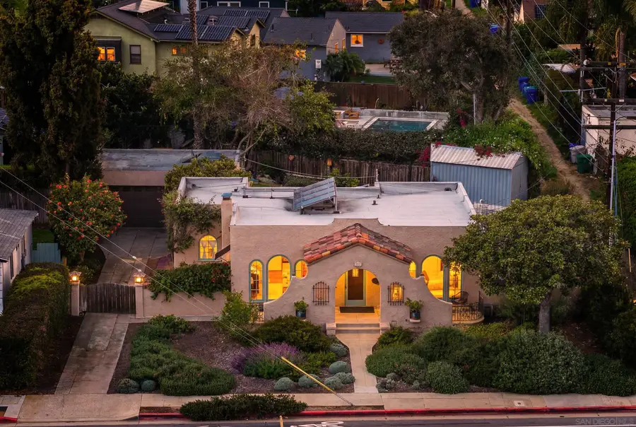 3714 Nimitz Blvd., San Diego, CA 92107 - #3