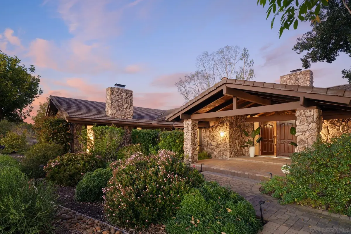 15943 Ranch Hollow Rd, Poway, CA 92064 - #1