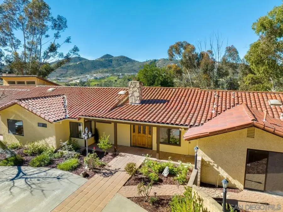 2665 Kauana Loa Dr, Escondido, CA 92029 - #3