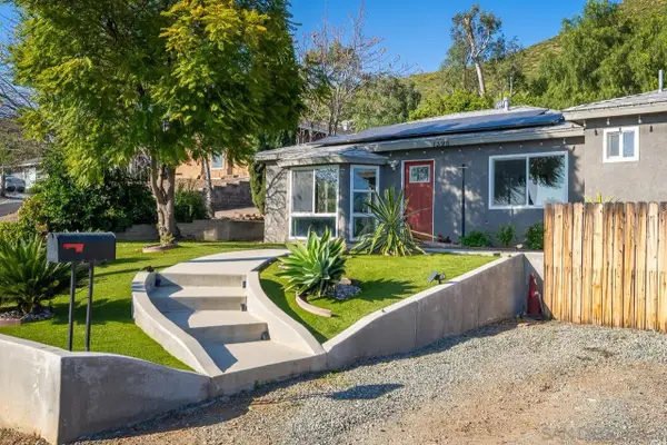 1395 S Somermont Dr., El Cajon, CA 92021