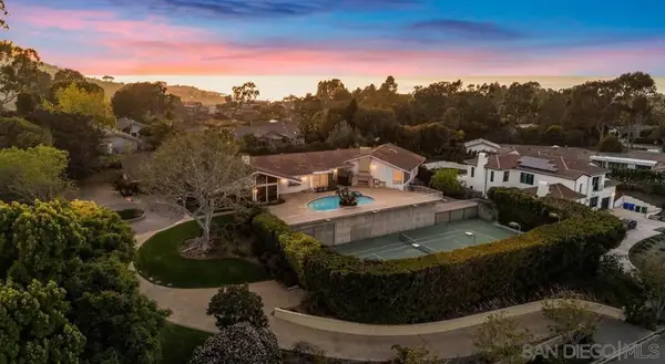 3013 Woodford Dr, La Jolla, CA 92037