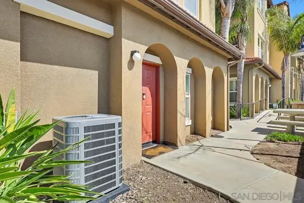 5427 Soho View Ter, San Diego, CA 92105