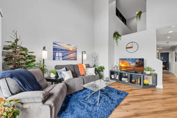 4062 Union Square Ln, San Diego, CA 92105