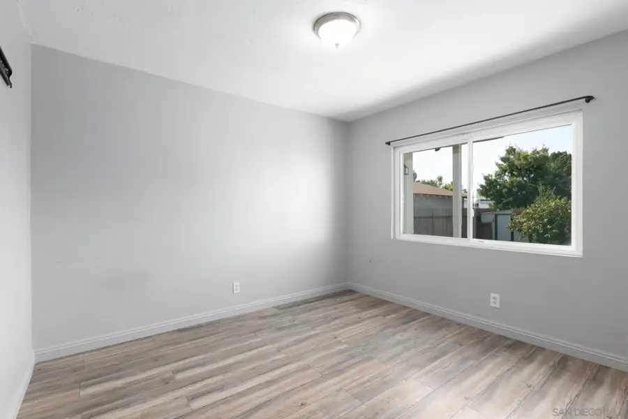 909 N Midway Dr, Escondido, CA 92027 - #3