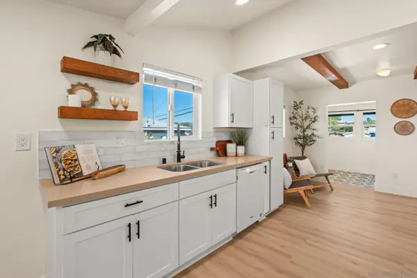 2718 Ridgeway Dr, National City, CA 91950