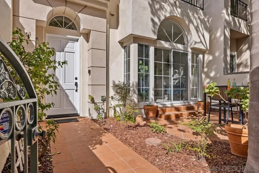 5125 Renaissance Ave #B, San Diego, CA 92122 - #2