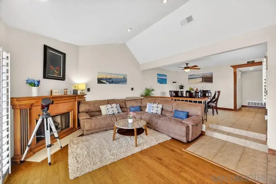 6998 Camino Degrazia, San Diego, CA 92111 - #3