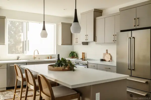 3859 N Riley Ln, Los Angeles, CA 90065