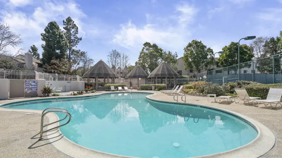 8490 Via Sonoma #10, La Jolla, CA 92037 - #3