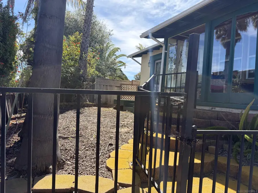 415 S Weitzel St, Oceanside, CA 92054 - #2