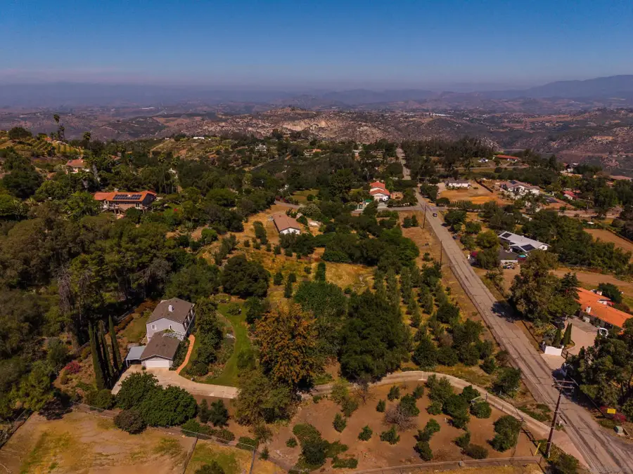 28808 Mountain Meadow, Escondido, CA 92026 - #2