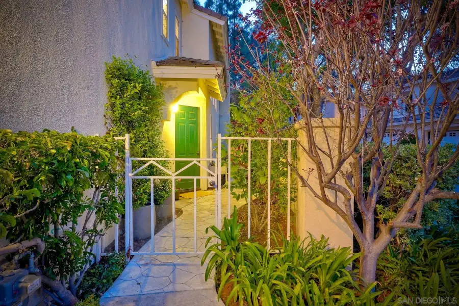 13060 Caminito Bautizo, San Diego, CA 92130 - #3