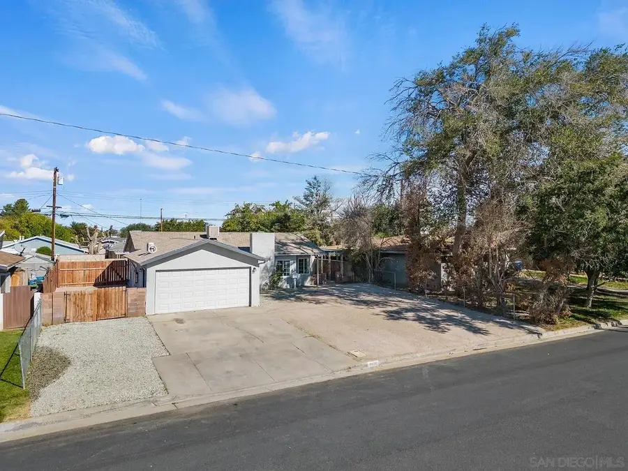 1111 W Avenue J10, Lancaster, CA 93534 - #2