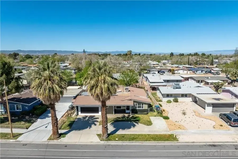 44641 5th St E, Lancaster, CA 93535 - #3