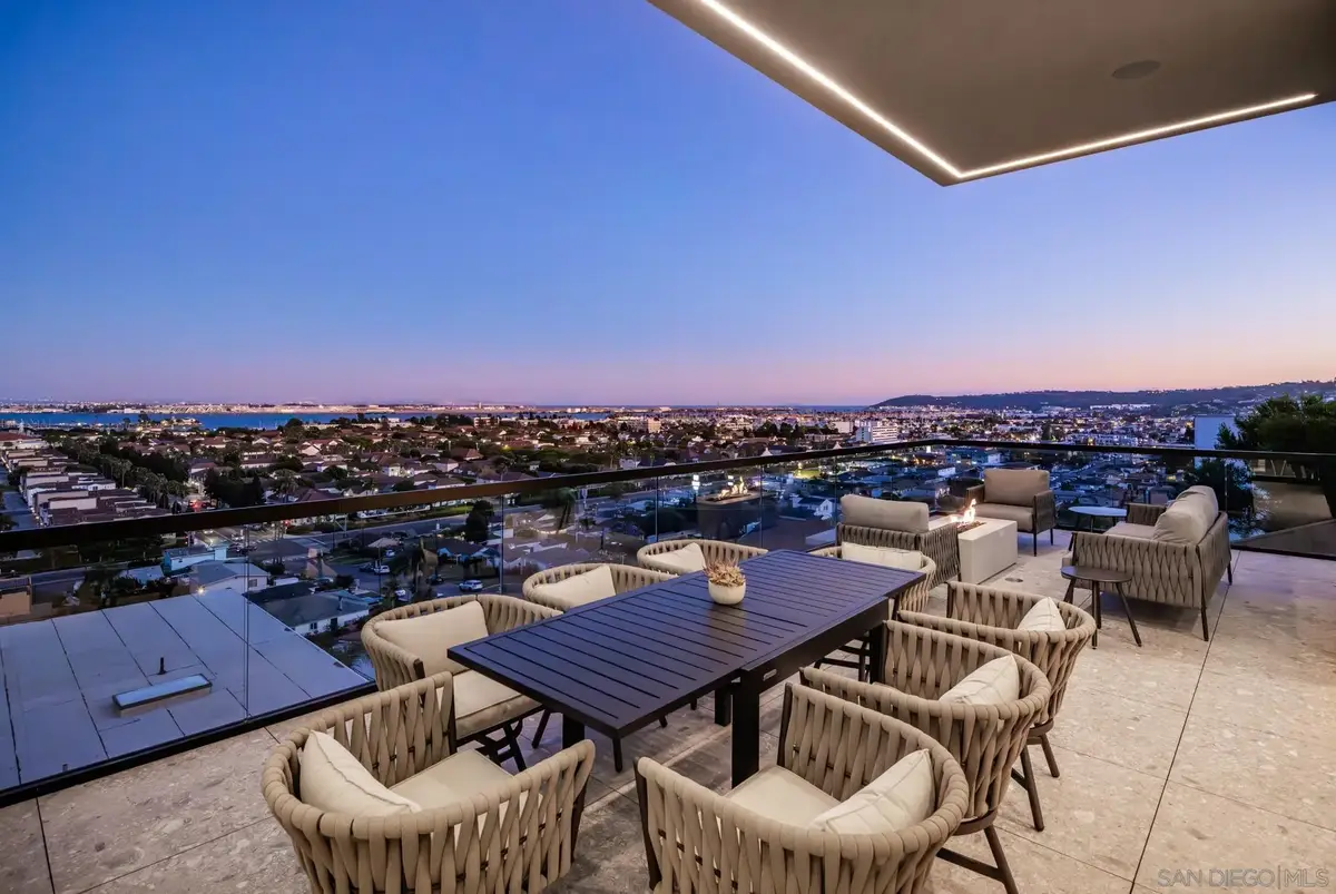 2035 Evergreen St, San Diego, CA 92106 - #1