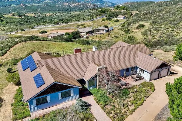 19050 Via Cuesta, Ramona, CA 92065