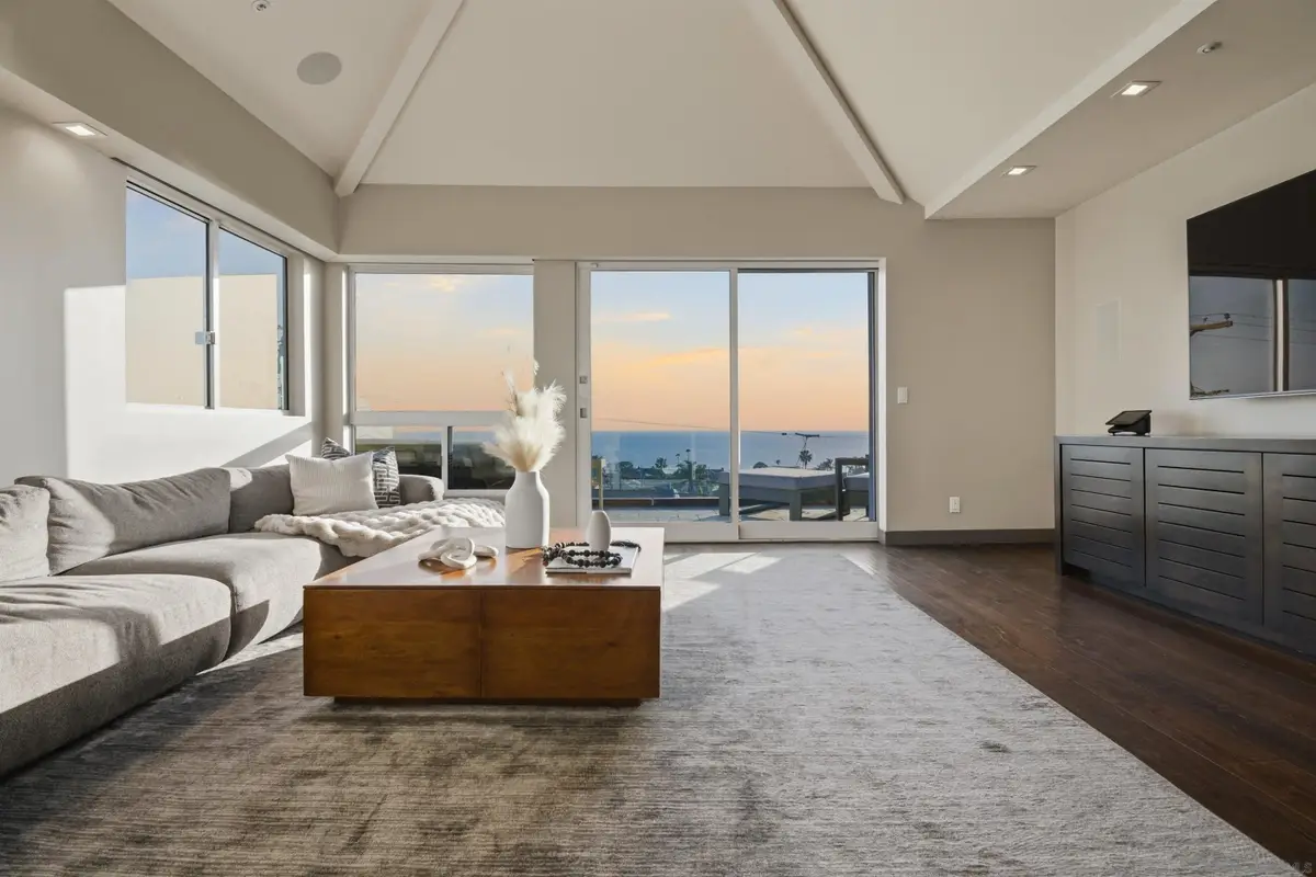 2372 Oxford Ave, Cardiff, CA 92007 - #1