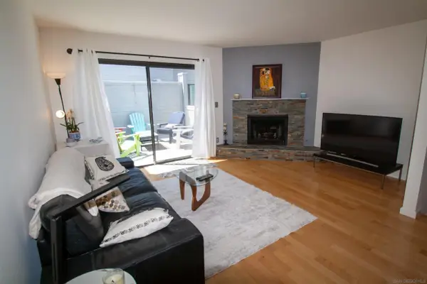 814 America Way, Del Mar, CA 92014