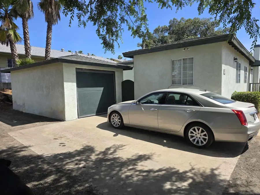 981 S Lincoln Ave, El Cajon, CA 92020 - #2