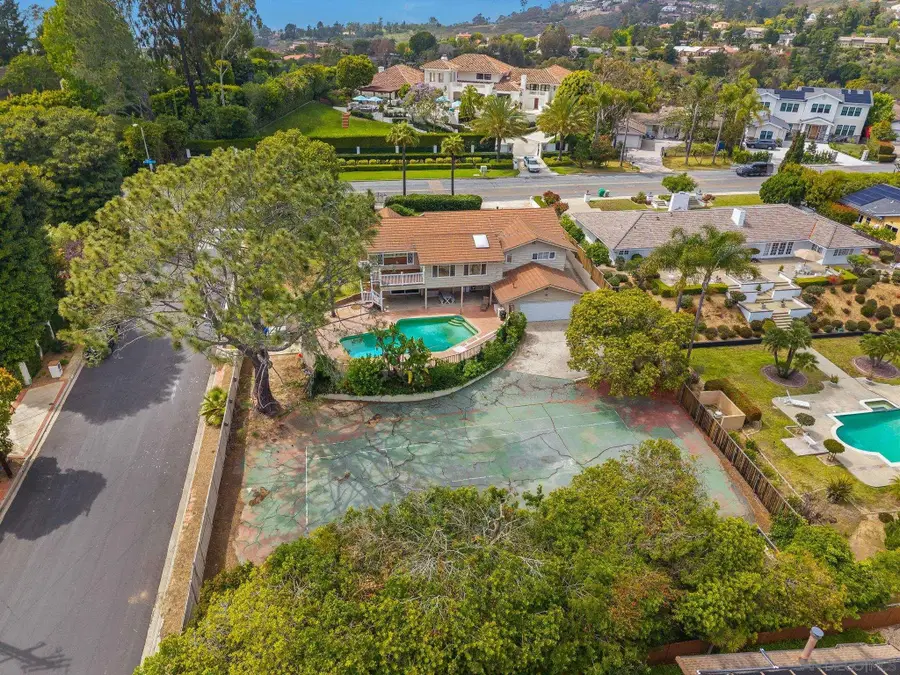 6401 La Jolla Scenic Dr S, La Jolla, CA 92037 - #2
