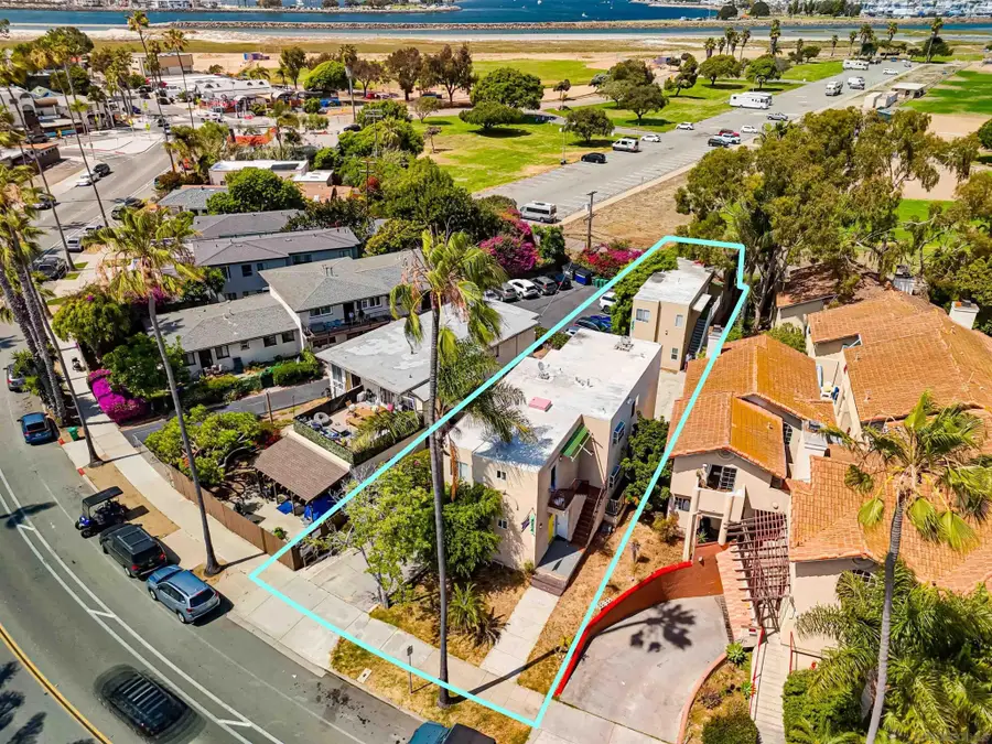 4934-36 W Point Loma Blvd, San Diego, CA 92107 - #3