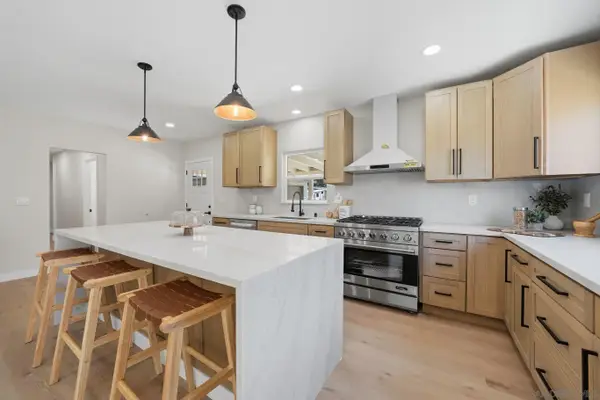 14212 Tobiasson Rd, Poway, CA 92064